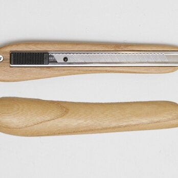 左利き用木製カッターナイフ（ケヤキ）の画像
