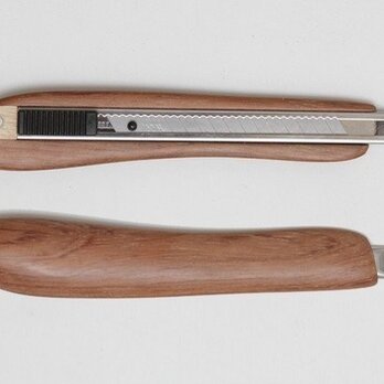 左利き用木製カッターナイフ（ブビンガ）の画像