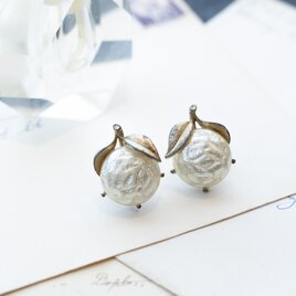 White berry earringの画像