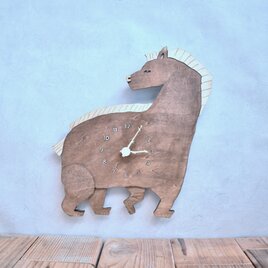 【受注制作】はんなりとした馬＊ウォルナットの時計 木製 掛け時計の画像
