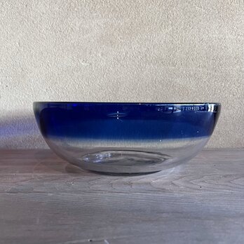 手吹きのガラス鉢の画像