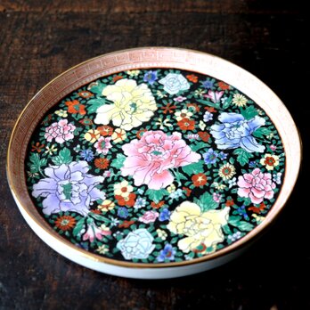中国産◆黒にカラフルな花尽くし色絵中皿プレート　器　シノワズリ ブラック　チャイナレトロの画像